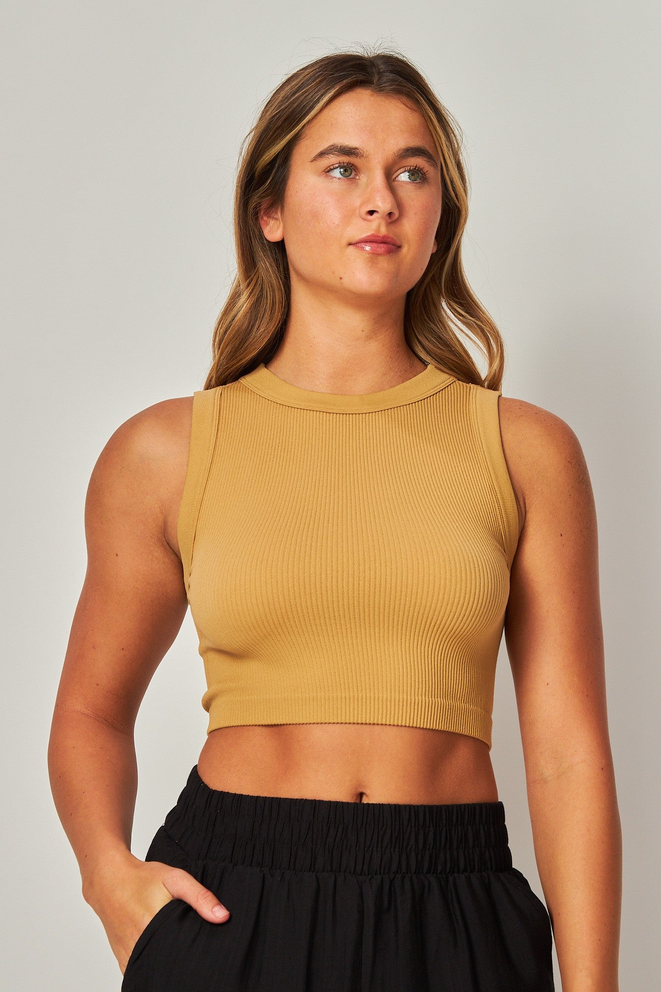 RIBBED KHAKI CROP