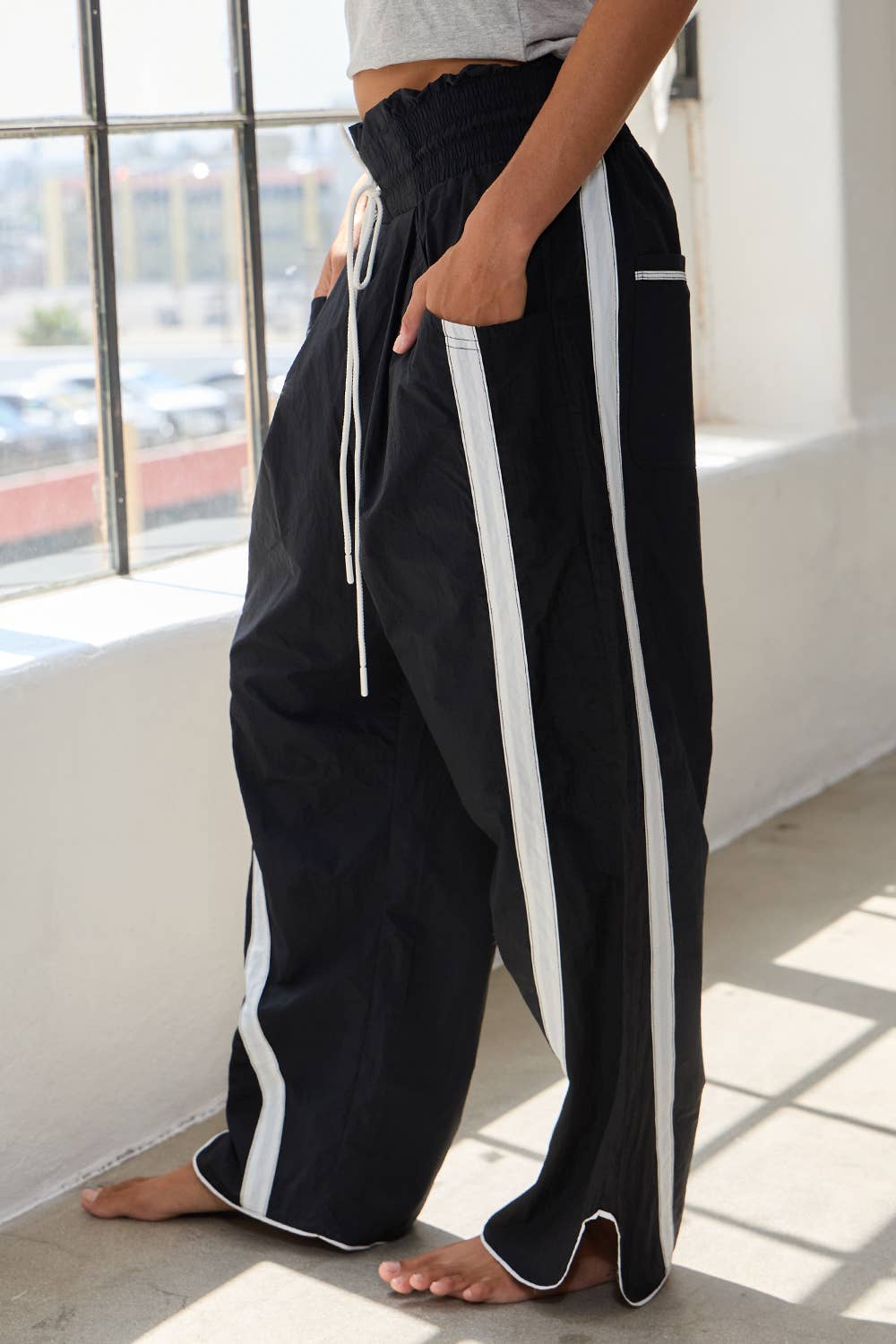IP5540 Windbreaker Pants With Contrast Stripe: BLUE PURPLE/WHITE / S-M-L (2-2-2)